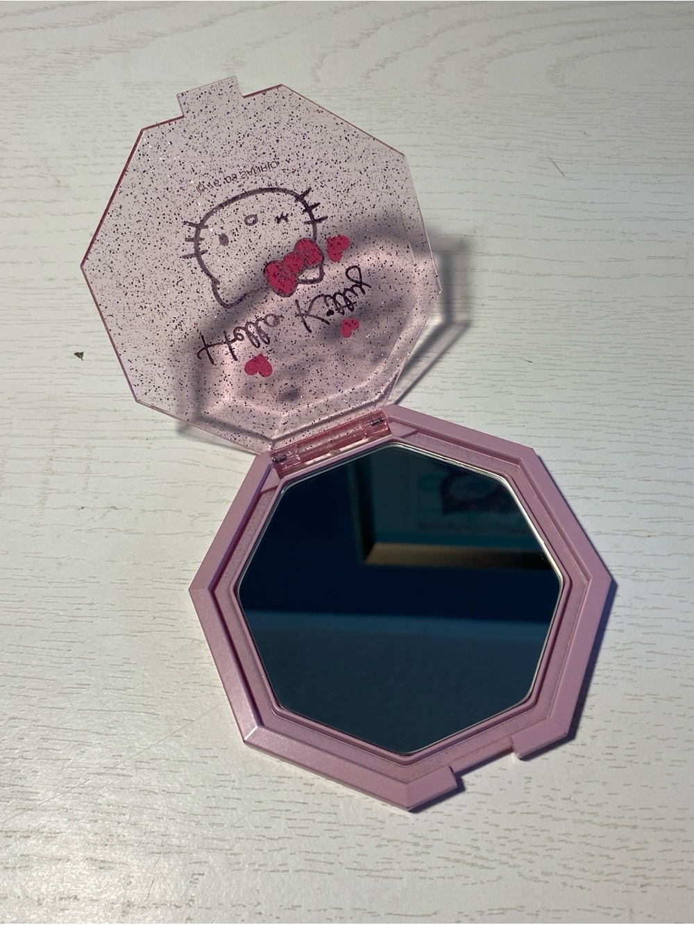 Rare Hello Kitty Compact Mirror 2009 - Picture 5 of 8